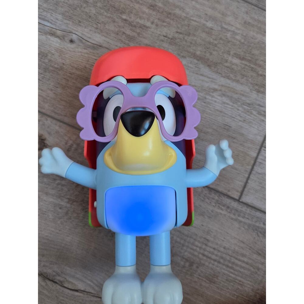 VTech Bluey Dress Up & Learn Interactive Figure - 10 Accessories- Lights & Sound - Picture 7 of 7
